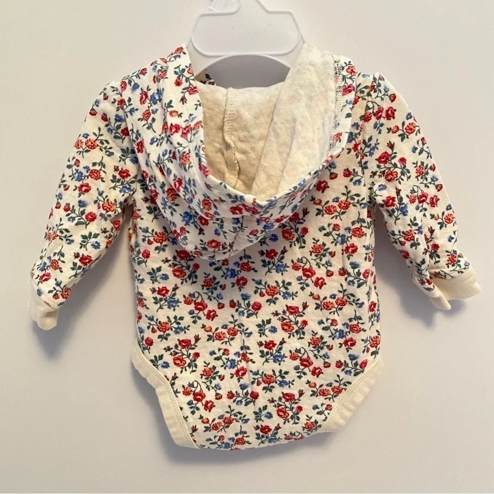 OshKosh B'gosh Baby Girl's Bodysuits & Floral Jogger Set Bundle Size 3 Months